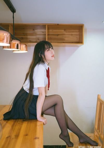 老头天天吃我奶躁我的电影