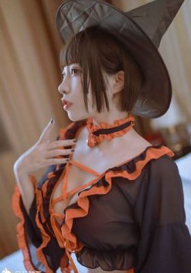 两女一指